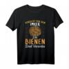 Vorsicht Vor Dem Imker Die Bienen Sind Harmlos T-Shirt - Lustiges Geschenk für Bienenzüchter & Bienenliebhaber