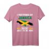 Jamaika T-Shirt mit Spruch 'Ich habe meinen Jamaika-Urlaub verschoben, nur um hier zu sein' – Humorvolles Design für Jamaika-Liebhaber