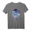 Vaporwave Berge Landschaft T-Shirt – Top of the World Japanischer Otaku Streetwear für Fans der Retro-Ästhetik und Harajuku