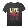 Life Begins At The End Of Your Comfort Zone - Wild Outdoor T-Shirt für Natur- und Abenteuerliebhaber, Survival Fans und Outdoor-Enthusiasten