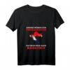 Damen T-Shirt mit V-Ausschnitt: Andere müssen zum Therapeuten, Ich muss nur nach Kroatien – Perfektes Urlaubs- und Fan-Geschenk mit Kroatien Flagge