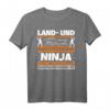 Land- und Baumaschinenmechatroniker Multitasking Ninja lustiges T-Shirt zum HapKoala – Originelles Geschenk für Techniker