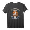 Ich Muss Gar Nichts, Ich Muss Nur An Die Ostsee T-Shirt – Witziges Küsten-Design für Strandurlaub, Urlauber & Meerliebhaber