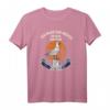Ich Muss Gar Nichts, Ich Muss Nur An Die Ostsee T-Shirt – Witziges Küsten-Design für Strandurlaub, Urlauber & Meerliebhaber