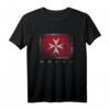 Malteserkreuz-Flagge T-Shirt Malta - Klassisch geschnitten, doppelt genähter Saum, ideales Souvenir für Malta-Liebhaber