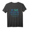 SIE KÜSTE ... ER WOLLTE MEER - Maritimes Partner T-Shirt im Retro Vintage Style für Strand, Sommerurlaub & Meer-Liebhaber