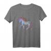 Hengst mit bunter Mähne Motiv Pferd Tiermotiv Reiten T-Shirt – Stylisches Pferde-Design für Reiter und Pferdeliebhaber