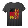 Nord Mazedonien Deutschland Flagge T-Shirt für Damen, Herren & Kinder – Klassisch geschnitten, ideal für Reisen, Events und Fanartikel