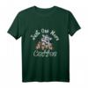 Just One More Coffee Kaffee Waschbär T-Shirt – Lustiges Tier- und Kaffeekunst-Design für Damen & Mädchen, Perfekt als Geschenk