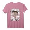 I need more coffee - Lustiges Geschenk für Kaffeeliebhaber, Gamer und Kaffeejunkies T-Shirt