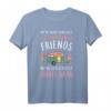 Camping Shirts: We're More Than Just Camping Friends Camper T-Shirt – Lustiges Geschenk für Campingfreunde & Outdoor-Enthusiasten