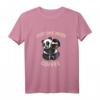 Niedliches Panda mit Kaffeebecher T-Shirt – Perfektes Geschenk für Kaffeeliebhaber, Morgenmuffel & Panda-Fans