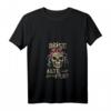 Damen Biker T-Shirt mit Totenkopf und V-Ausschnitt – Rebellisches Vintage Damen-Shirt für Motorradfahrerinnen & Tattoo-Liebhaberinnen