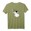 Schneemann wirft Schneeball Winter T-Shirt für Kinder und Erwachsene – Perfekt als Weihnachtsgeschenk und für die kalte Jahreszeit