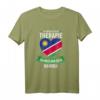 Ich brauche keine Therapie, ich muss nur nach Namibia! T-Shirt mit Namibia Fahne – Perfektes Geschenk für Namibia-Reisende & Safari-Liebhaber