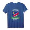 Ich brauche keine Therapie, ich muss nur nach Namibia! T-Shirt mit Namibia Fahne – Perfektes Geschenk für Namibia-Reisende & Safari-Liebhaber