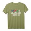 Namibia Is Calling & I Must Go T-Shirt – Perfektes Geschenk für Safari- und Reise-Liebhaber, ideal für Namibia Reisen, Weihnachten & Geburtstage
