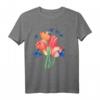 Flieder Schmetterling Liebe Design Blumen Tulpen T-Shirt für Frühling & Sommer – Perfekt für Naturliebhaber & Tierfreunde