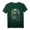 Wolf Wölfe im dunklen Wald Nacht mit Mond Fantasy Natur T-Shirt – Tier- und Naturdesign für Wolf Liebhaber