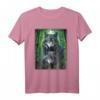 Wolf Wölfe im dunklen Wald Nacht mit Mond Fantasy Natur T-Shirt – Tier- und Naturdesign für Wolf Liebhaber