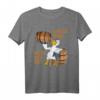 Apropos Möwe! Lustiges Norddeutsches Bier T-Shirt mit plattdeutschem Spruch – Perfekt als Geschenk zu Weihnachten oder Geburtstag für Männer und Frauen