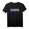 Im Norden ist nicht alles flach Damen T-Shirt – Maritimes Küstenmotiv mit plattdeutschem Charme, perfekt als Geschenk für Norddeutschland-Fans