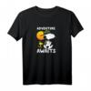 HapKoala Snoopy Adventure Awaits T-Shirt - Offiziell lizenziert, perfektes Geschenk für Fans & Geburtstagskinder