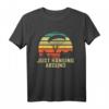 Cooles Retro Paragleiter & Gleitschirm Just Hanging Around T-Shirt – Perfekt als Geschenk für Flugsportler & Extremsportfans