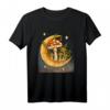 Cottagecore Mond Pilz T-Shirt - Ästhetisches Naturdesign mit Mond und Pilz für Fans des märchenhaften Stils