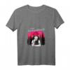 Damen Original Schwarzwaldmaidli Schwarzwald Bollenhut Bild T-Shirt mit V-Ausschnitt – Perfekt als Geschenk zu Weihnachten, Geburtstag, Konfirmation & Hochzeit