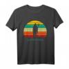 Sondeln T-Shirt Schatzsucher Retro Sunset – Perfektes Outfit für Metalldetektor-Enthusiasten & Schatzsucher