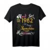 April Girl 1982 Sonnenblumen Schmetterlinge - HapKoala T-Shirt für Frauen, Mütter und Geburtstagsfeier-Deko