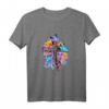 Schmetterlinge auf Kreuz T-Shirt – Perfekt für Naturliebhaber und Tiermotive Fans