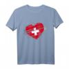 Schweizer Flagge in Herzform T-Shirt für Touristen und Schweiz-Fans – Perfekt für Urlaub, Landestolz & Geschenke