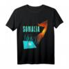 Somalia ist das Land des Goldes T-Shirt - Klassisch geschnitten, doppelt genähter Saum, perfekt für Afrika-Fans und Reiseliebhaber