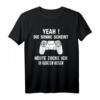 Herren Gaming T-Shirt - Yeah, die Sonne scheint, zocke ich in kurzen Hosen für Gamer, Geeks & Nerds, Level UP in der Online-Welt