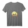 Damen Katzenmotiv mit einer schwarzen Katze vor einer retro Sonne – Trendiges T-Shirt mit V-Ausschnitt für Katzenliebhaberinnen