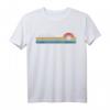 Khon Kaen Thailand Retro Sunset Regenbogen Synth gestreiftes T-Shirt – Vintage 70er/80er Retrowave Design mit Karten-Koordinaten & Kompass