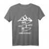 Trekking - Oben Gibt's Bier T-Shirt für Wanderer und Bergsteiger – Lustiges Motiv, Perfekt als Geschenk für Damen, Herren, Opa & Oma