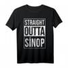 STRAIGHT OUTTA Sinop 57 Memleket Türkei Geschenkidee T-Shirt – Perfekt für Heimatliebhaber und türkische Freunde