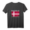 Hyggelig Glücklich Ohne Berge Dänemark T-Shirt mit Flagge – Perfekt für Dänemark-Urlauber & Skandinavien-Liebhaber