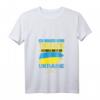 Damen T-Shirt 'Brauch keine Therapie ich muss nur nach Ukraine' mit V-Ausschnitt – Lustiges Outfit für Ukraine-Liebhaber & Urlaubsreisende