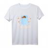 Rotkehlchen Kuschelt mit Teddybär Schlafanzug Nachthemd T-Shirt – Bequeme Vogelmotiv Schlafkleidung für Ornithologen, Vogelliebhaber & Naturfreunde