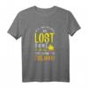 Witziges Wanderer suchen Feuerholz T-Shirt – Perfektes Geschenk für Natur- und Outdoorfans