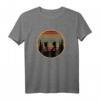 Lustiges Bergsteigen Wandern Herren T-Shirt mit Retro Sonnenuntergang Motiv – Perfekt für alpine Bergsteiger und Naturliebhaber
